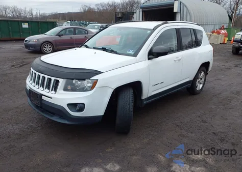 2014 Jeep Compass Sport z USA, uszkodzony, nr VIN 1C4NJDBB0ED621781